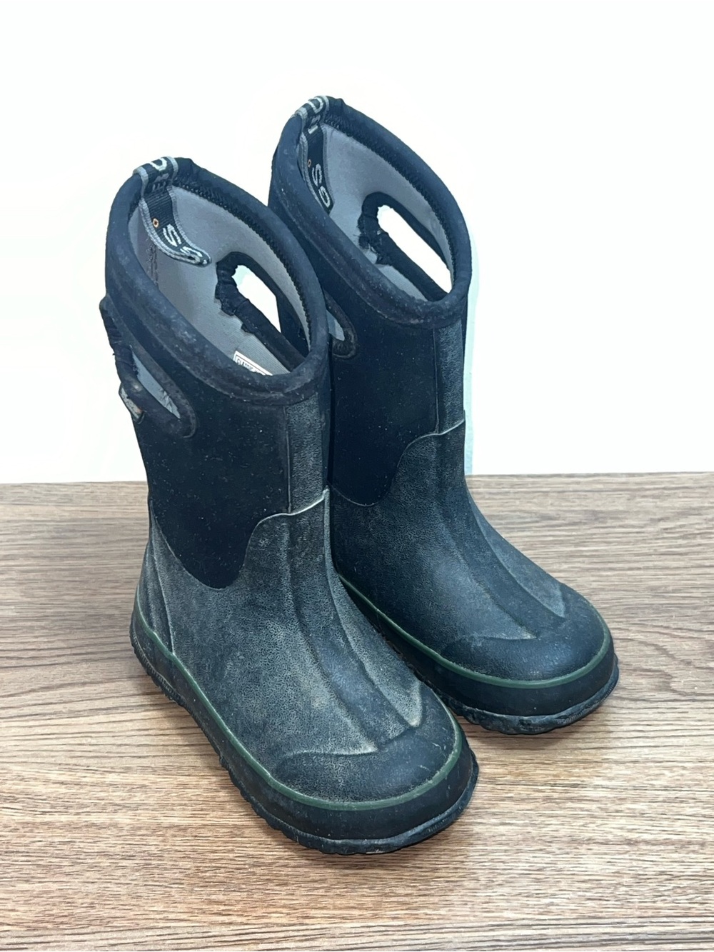BOGS Classic High Kids Size 11 Black Waterproof Insulated Rain Snow Boots